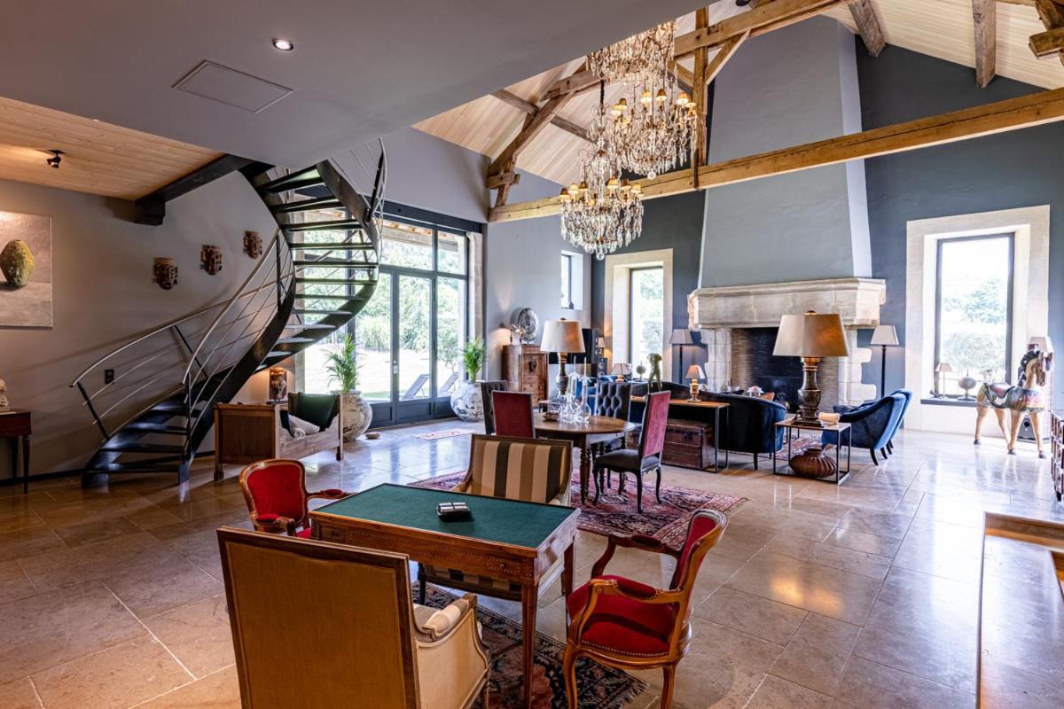 Domaine De Rymska & Spa - Relais & Chateaux Saint-Jean-de-Trézy エクステリア 写真