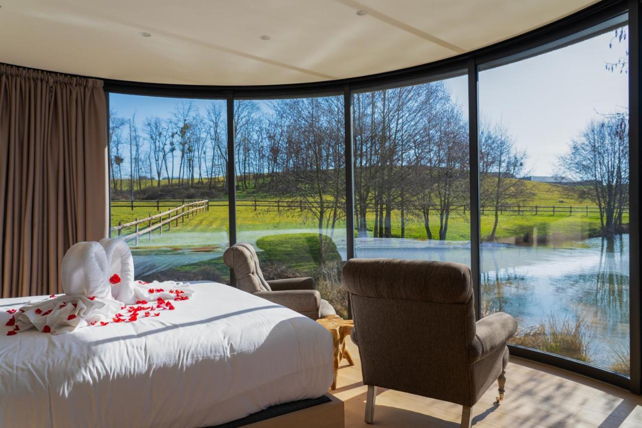 Domaine De Rymska & Spa - Relais & Chateaux Saint-Jean-de-Trézy エクステリア 写真