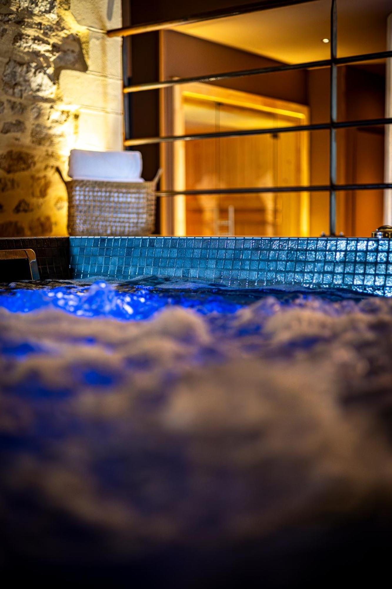 Domaine De Rymska & Spa - Relais & Chateaux Saint-Jean-de-Trézy エクステリア 写真