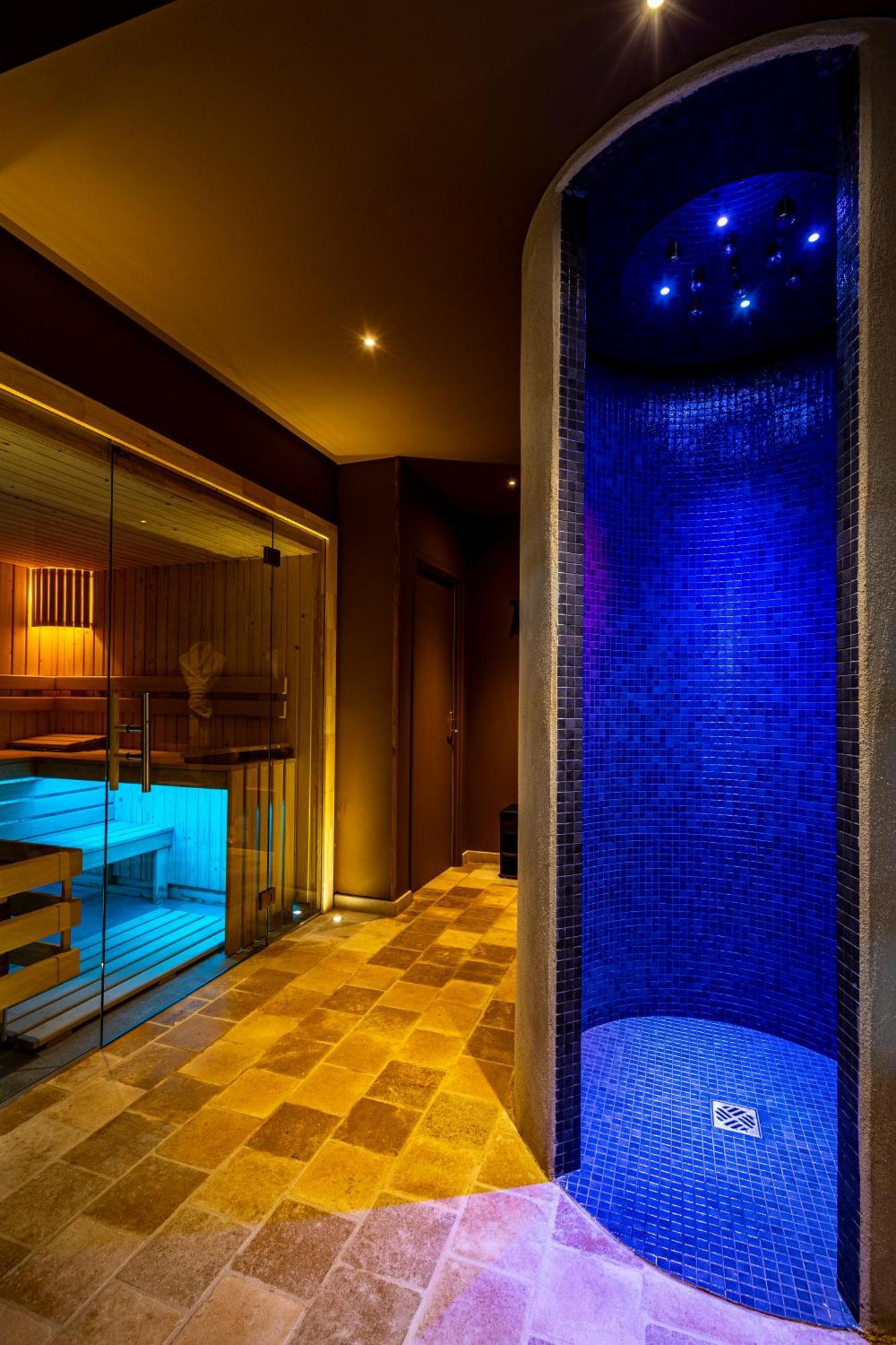 Domaine De Rymska & Spa - Relais & Chateaux Saint-Jean-de-Trézy エクステリア 写真